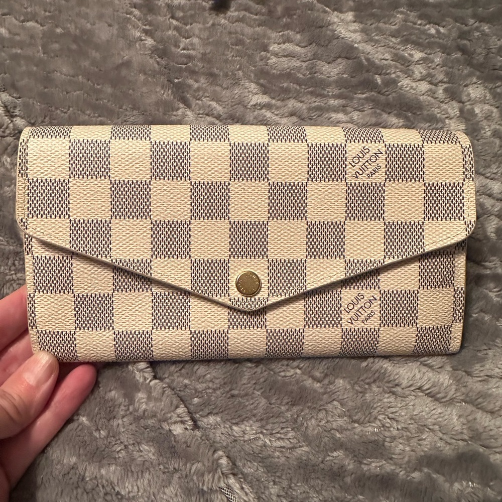 Authentic Louis Vuitton Damiere Azure Sarah Envelop Wallet
